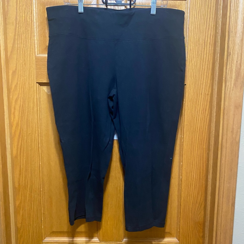 Livi Active Black Cropped Pants
